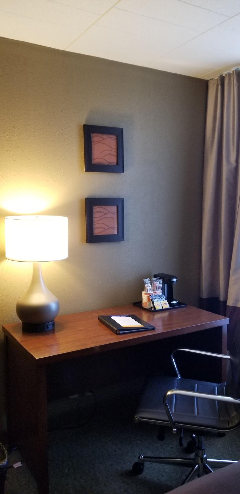 Comfort - Hartford Inn